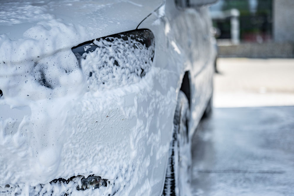 Ako použiť aktívnu penu na auto?